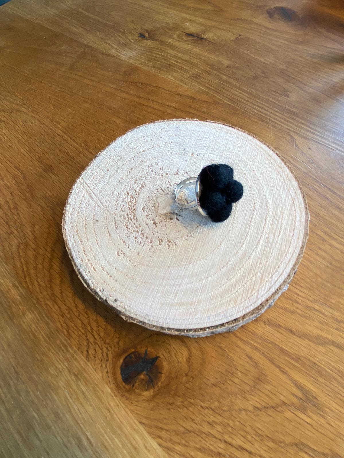 Bollenhut Ring Schwarz